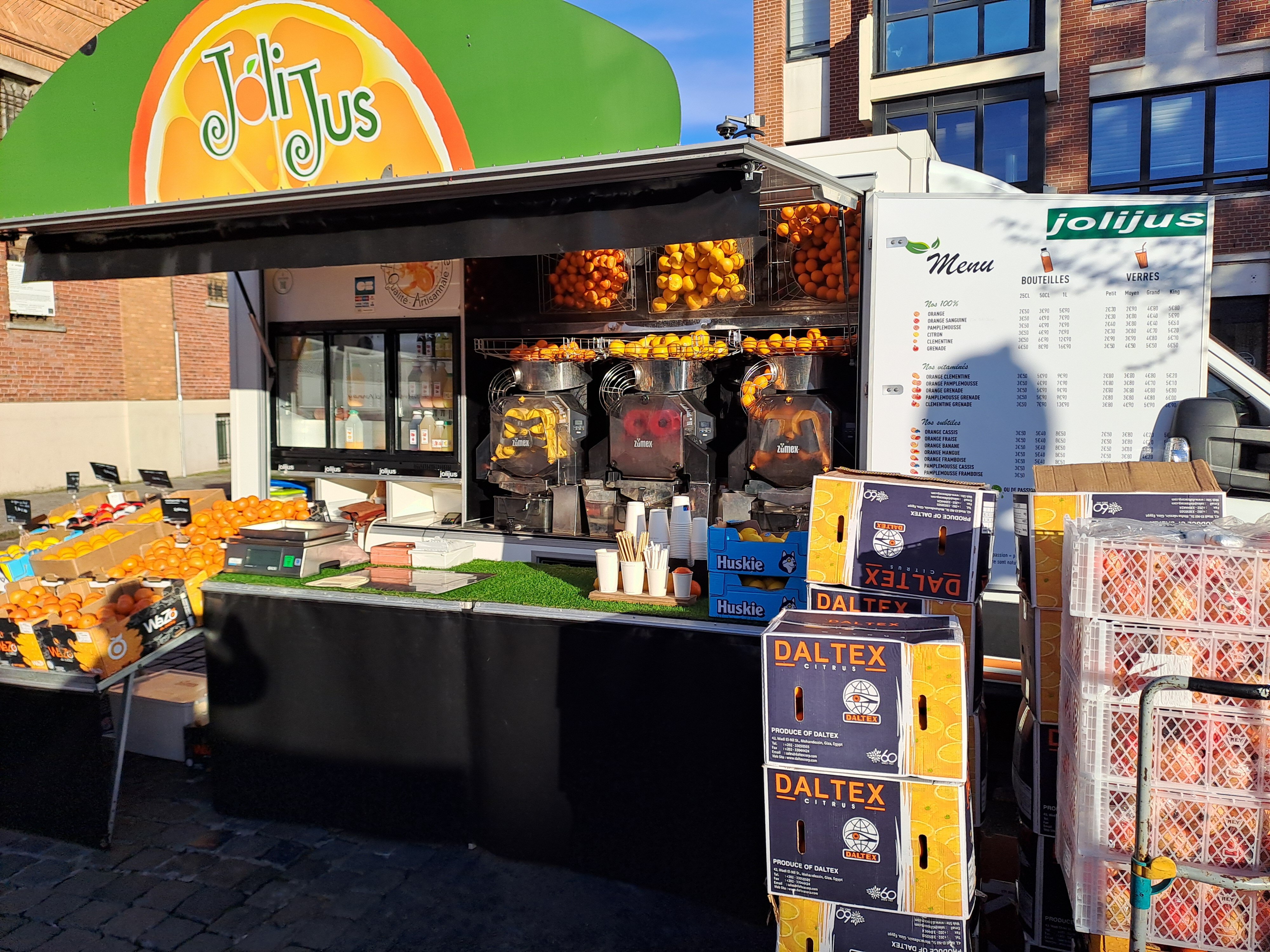 Juice Truck Jolijus en action