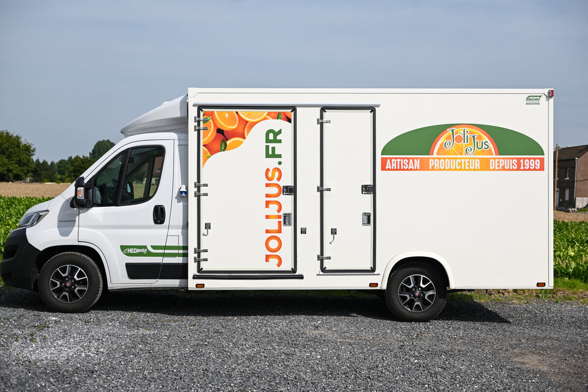 Juice Truck Jolijus sur un marché